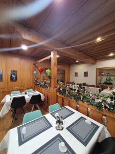 Restoran või mõni muu söögikoht majutusasutuses Dinh Residence