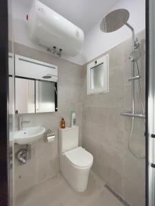 Ett badrum på SD Habitación céntrica con baño y minicocina