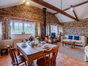 Χώρος καθιστικού στο 2 Bed in Abergavenny 90234