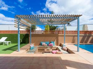 Patio lub wspólna przestrzeń na świeżym powietrzu w obiekcie Long Beach By CanariasGetaway