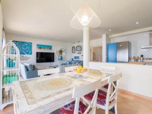 Telewizja i/lub zestaw kina domowego w obiekcie Long Beach By CanariasGetaway