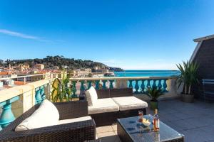 eine Terrasse mit Meerblick auf dem Balkon in der Unterkunft MY CASA - ETATS_UNIS 896 - OPERA -Magic view w/rooftop terrace in Nizza