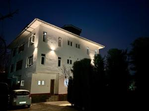 Το κτήριο όπου στεγάζεται  το hostel