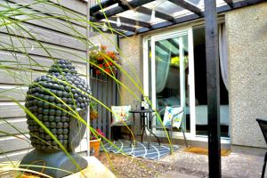 Fernway Residence entire property的阳台或露台