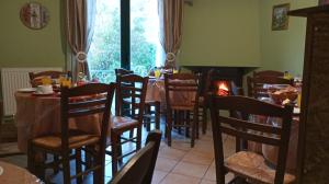 Reštaurácia alebo iné gastronomické zariadenie v ubytovaní Guesthouse Eleftherios