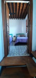 Bonita Casa Señorial en pleno casco antiguo de Nijar客房内的一张或多张床位