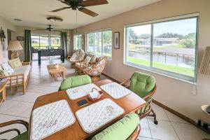 Et opholdsområde på Citrus Cottage