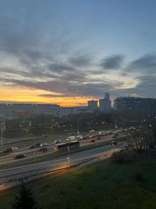 Východ nebo západ slunce při pohledu z apartmánu nebo okolí