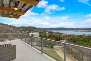 balcone con vista sul lago di Lake Travis Overlook ad Austin