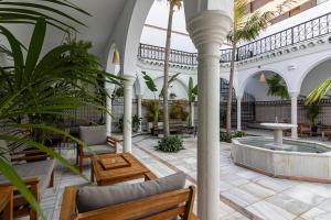 Piscina a El Patio de la Luna FreshApartments o a prop