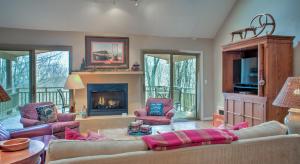 Posezení v ubytování Lakeledge Hideaway by VCI Real Estate Services