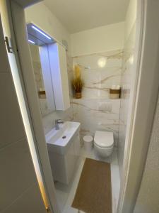 Kúpeľňa v ubytovaní Apartment Darija with private pool