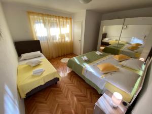 Posteľ alebo postele v izbe v ubytovaní Apartment Darija with private pool