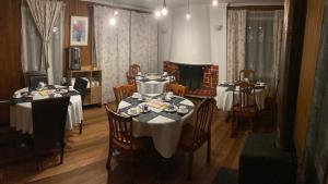 Restoran atau tempat lain untuk makan di Hostal Argentina Osorno