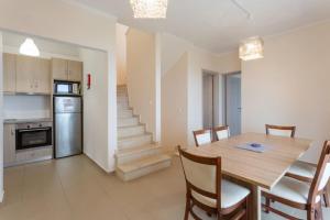 Kuchyňa alebo kuchynka v ubytovaní Corfu Sea View Villa - Alya