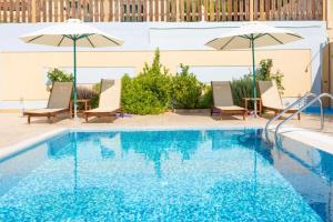 Bazén v ubytovaní Corfu Sea View Villa - Alya alebo v jeho blízkosti