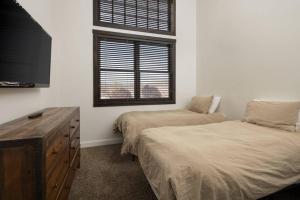 Imagine din galeria proprietății Luxury Downtown Rental - La Dolce Vita Villa #3 în Moab