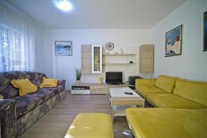 Et opholdsområde på Apartments by the sea Postira, Brac - 22158