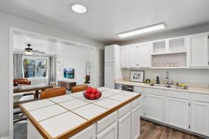 Dapur atau dapur kecil di NEW • Modern • 4BR • Game Rm • Ping-Pong