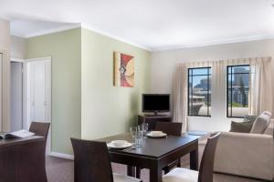 TV a/nebo společenská místnost v ubytování Frome Apartments