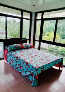 Ένα ή περισσότερα κρεβάτια σε δωμάτιο στο White Unicorn