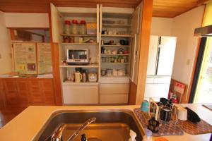 Cucina o angolo cottura di 都留市エコハウスで移住体験を