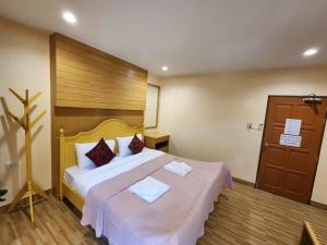 Postel nebo postele na pokoji v ubytování Alaita Hostel Patong