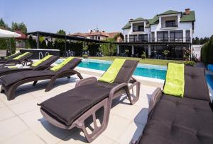 Басейн в Guest House Panorama Aqualux with Free Parking або поблизу