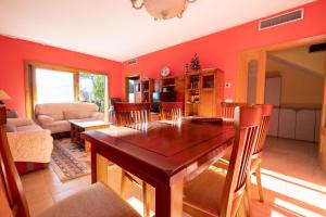 Posezení v ubytování Preciosa casa en Sa Tuna + 7 fotografií