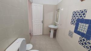 Koupelna v ubytování CoZi Coliving Djerba