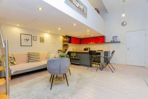 Colorful Cityscape Retreat by NW 1065 Budapest, 6 Nagymező utca kép - 2