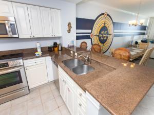 Køkken eller tekøkken på The Pearl of Navarre #1102 - Beach Life Paradise + 60 billeder