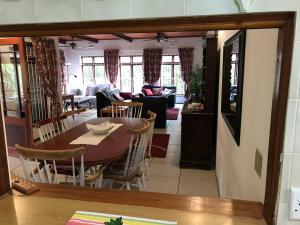 Ресторан / где поесть в Fairhills Country Home Guest Apartment