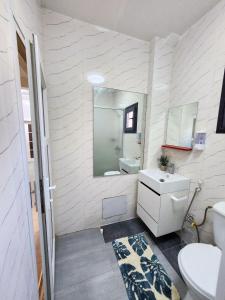 Ванная комната в F3 Appart Les Ambassades - Point E - Dakar