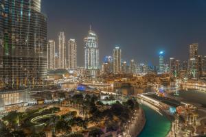 Nespecifikovaný výhled na destinaci Dubaj nebo výhled na město při pohledu z apartmánu