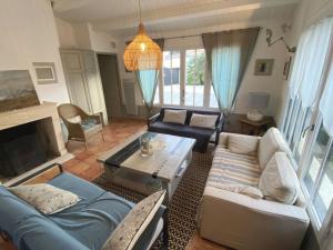 Χώρος καθιστικού στο ALIZÉ grande maison avec piscine chauffée