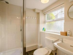 Ένα μπάνιο στο 3 Bed in Foulsham 90674 +9 φωτογραφίες