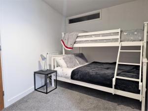 En eller flere køyesenger på et rom på 2 bed property in Gunnislake Cornwall 90781