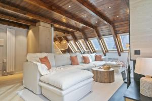 Χώρος καθιστικού στο Luderna - Tríplex Val de Ruda C305