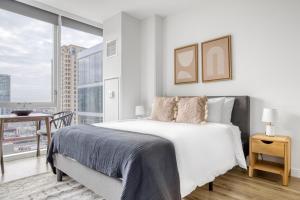 South Loop studio w pool gym nr Grant Park CHI-857