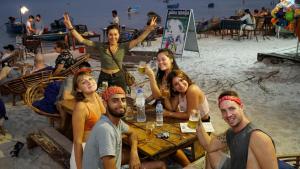 入住The Big Easy Koh Rong Samloem的客人