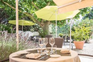Zahrada ubytování Logis Le Printemps Hôtel Restaurant - Montélimar