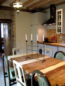 Kuchyň nebo kuchyňský kout v ubytování La Ferme de Montmartre