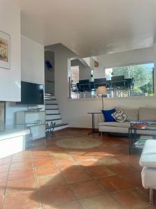 O bucătărie sau chicinetă la Villa Florence