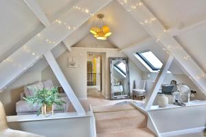 Posezení v ubytování Ty Croeso House + 49 fotografií