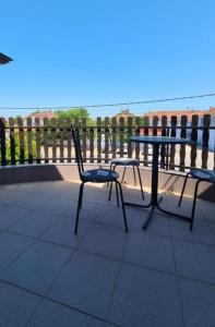 Balkón nebo terasa v ubytování Lux Apartments With Pool Dex