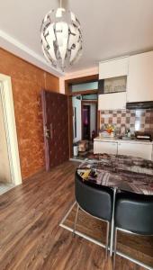 Kuchyň nebo kuchyňský kout v ubytování Lux Apartments With Pool Dex