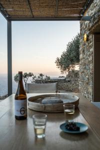 Avdos' olive house - land tales italokat is kínál