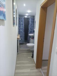 Ένα μπάνιο στο Ferienwohnung Ostfriesland +6 φωτογραφίες