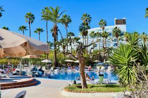 Duque Beachfront Elite 내부 또는 인근 수영장